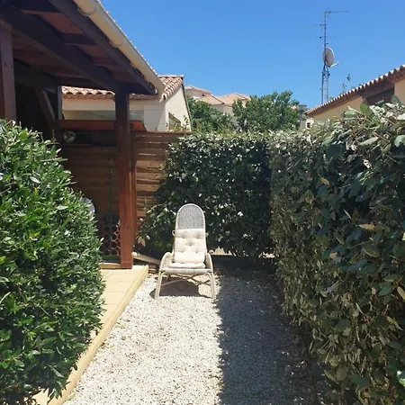Avec Jardin Proche De La Mer