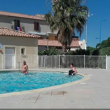 Avec Jardin Proche De La Mer *